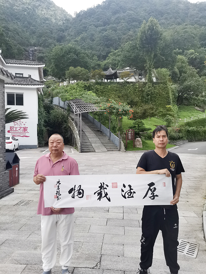 90f2b038a374991ead8854b02028e0d.jpg